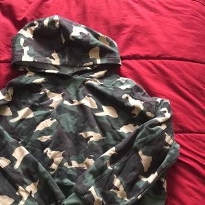 H&M Camo Crop Hoodie Size Large